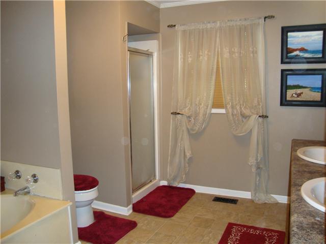 3028 Moore Road Anderson, IN 46011 - Photo 11 of 21 Gallery Image 11