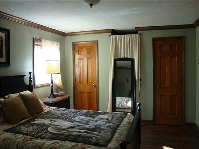 3028 Moore Road Anderson, IN 46011 - Photo 9 of 21 Gallery Image 9