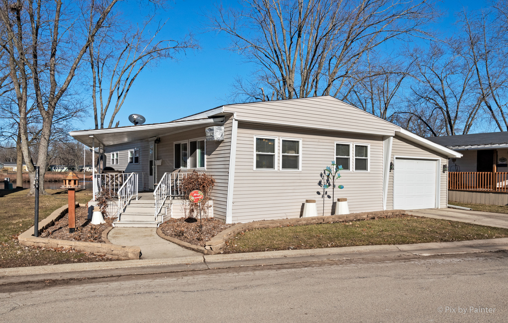 244 Bayview Road Elgin, IL 60123 - Photo 1 of 28