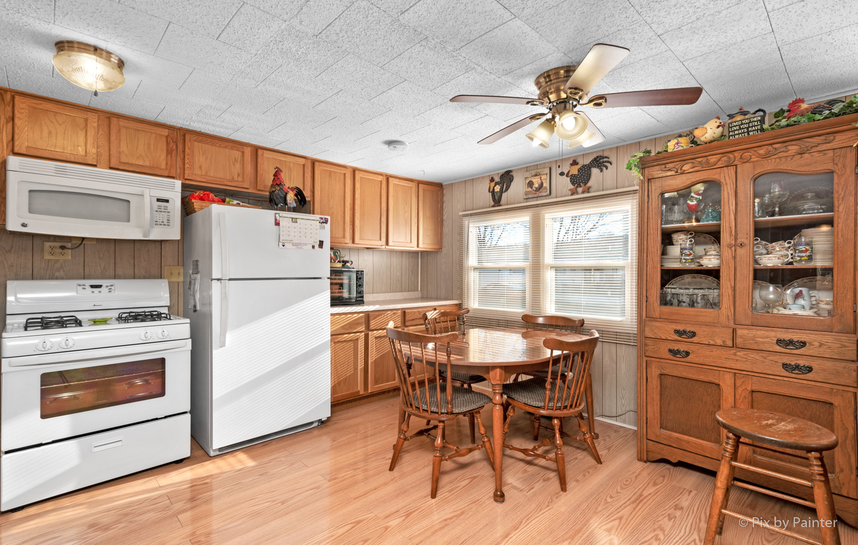 244 Bayview Road Elgin, IL 60123 - Photo 7 of 28
