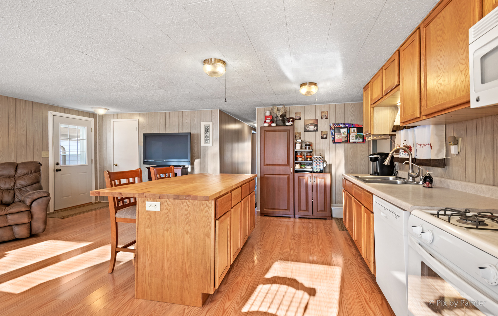 244 Bayview Road Elgin, IL 60123 - Photo 9 of 28
