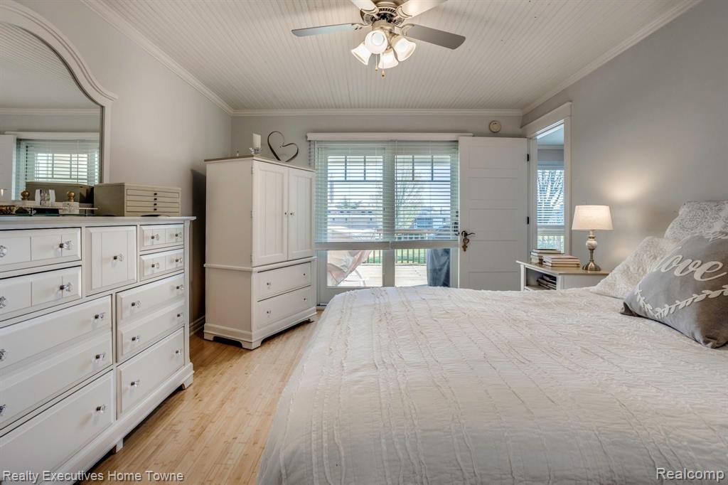 817 EAST Point Port Port Huron, MI 48060 - Photo 19 of 48