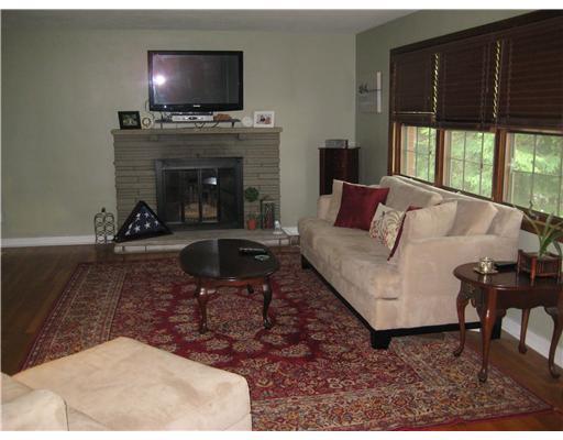 1550 Powers Run Road Pittsburgh, PA 15238 - Photo 3 of 14 Living Room.