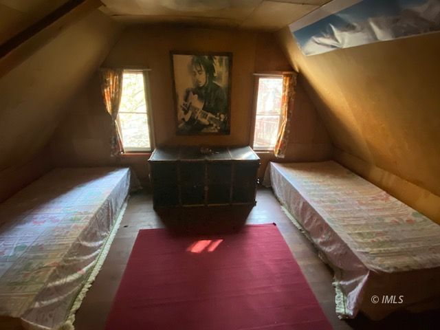 2 South Lake Road Bishop, CA 93514 - Photo 10 of 18 a living room with furniture
