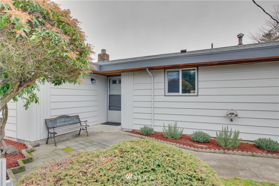506 South 19th Street Renton, WA 98055 - Photo 4 of 25