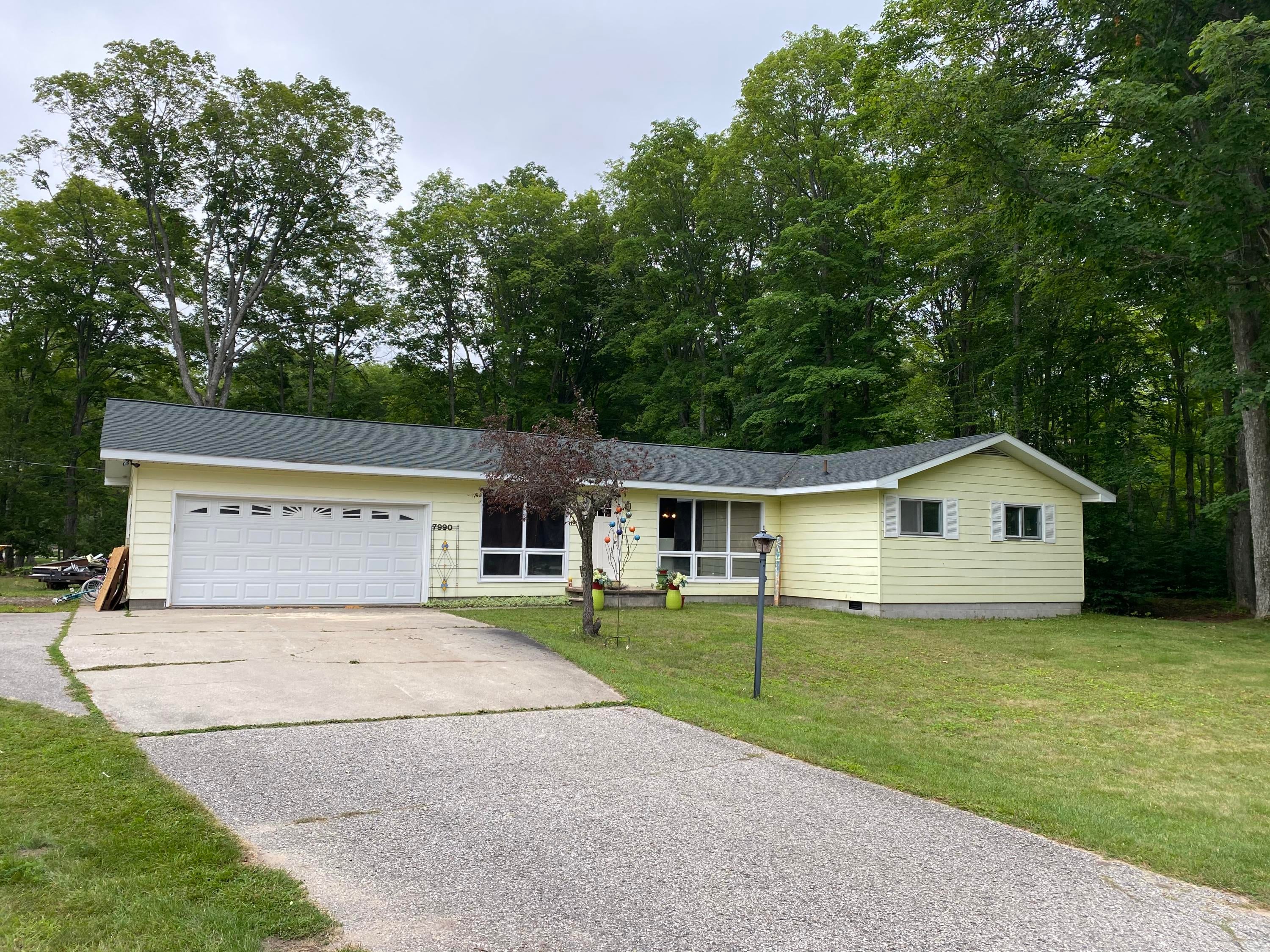 7990 Galbraith Road Cheboygan, MI 49721 - Photo 9 of 10 Gallery Image 9