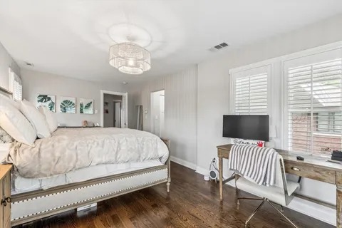$1,195,000 | 843 North East Avenue, Oak Park, IL 60302