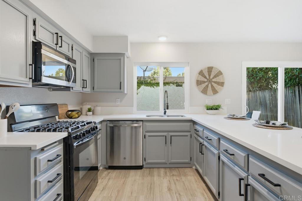 2705 Via Cardel Carlsbad, CA 92010 - Photo 16 of 57