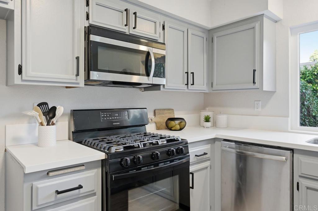 2705 Via Cardel Carlsbad, CA 92010 - Photo 18 of 57