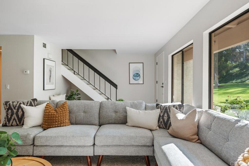 2705 Via Cardel Carlsbad, CA 92010 - Photo 4 of 57