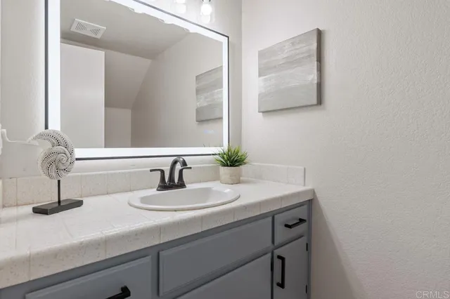 $774,900 | 2705 Via Cardel, Carlsbad, CA 92010