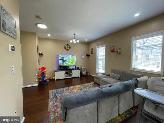 $2,600 | 2564 Logan Wood Drive, Herndon, VA 20171