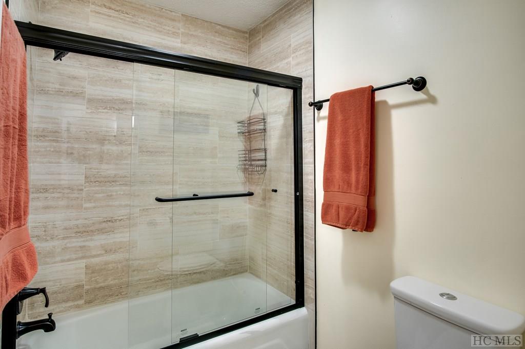 121 Holly Ridge, Unit D Sapphire, NC 28774 - Photo 12 of 38 Gallery Image 12