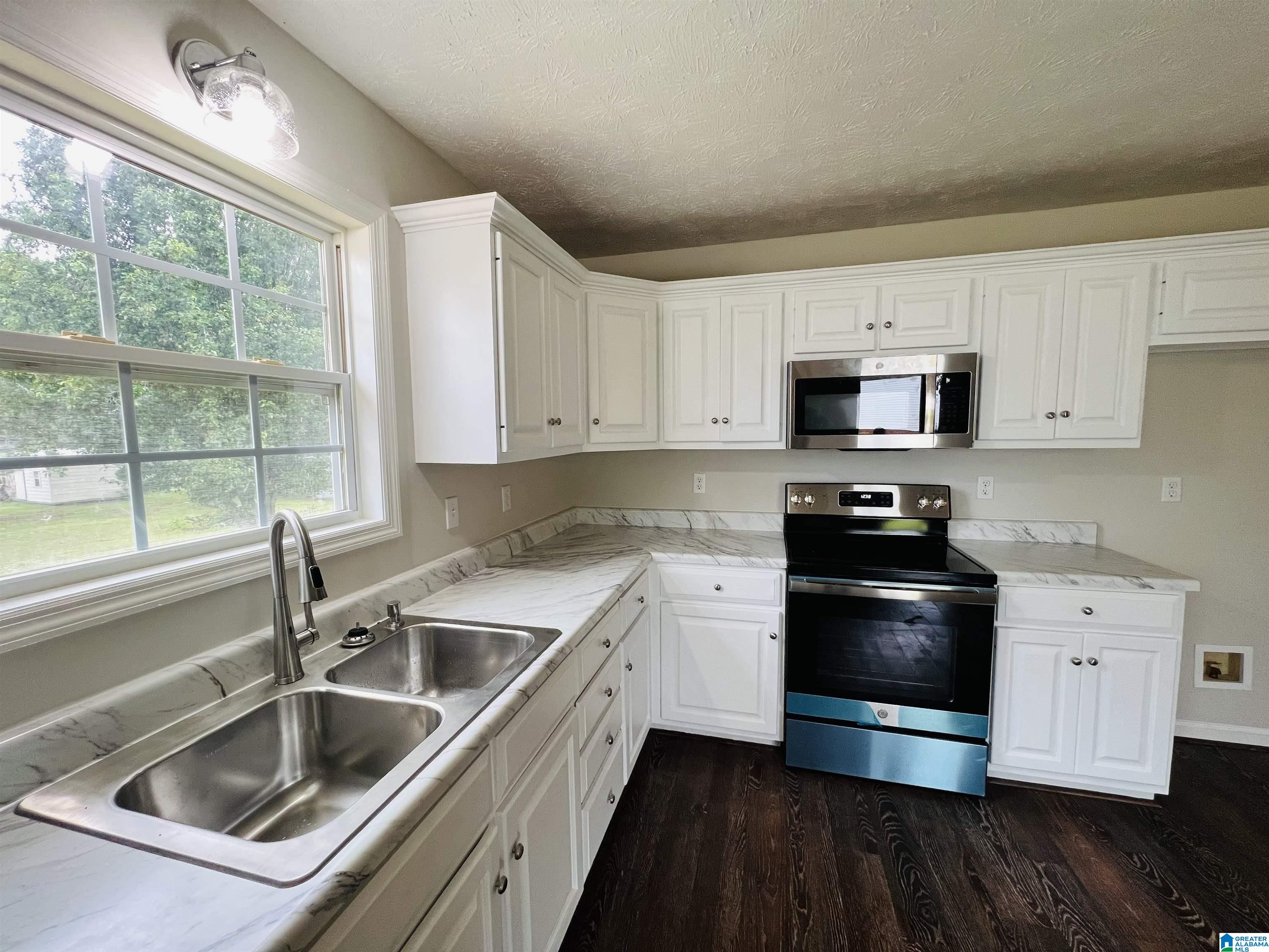 1569 Cobb Road Munford, AL 36268 - Photo 7 of 19