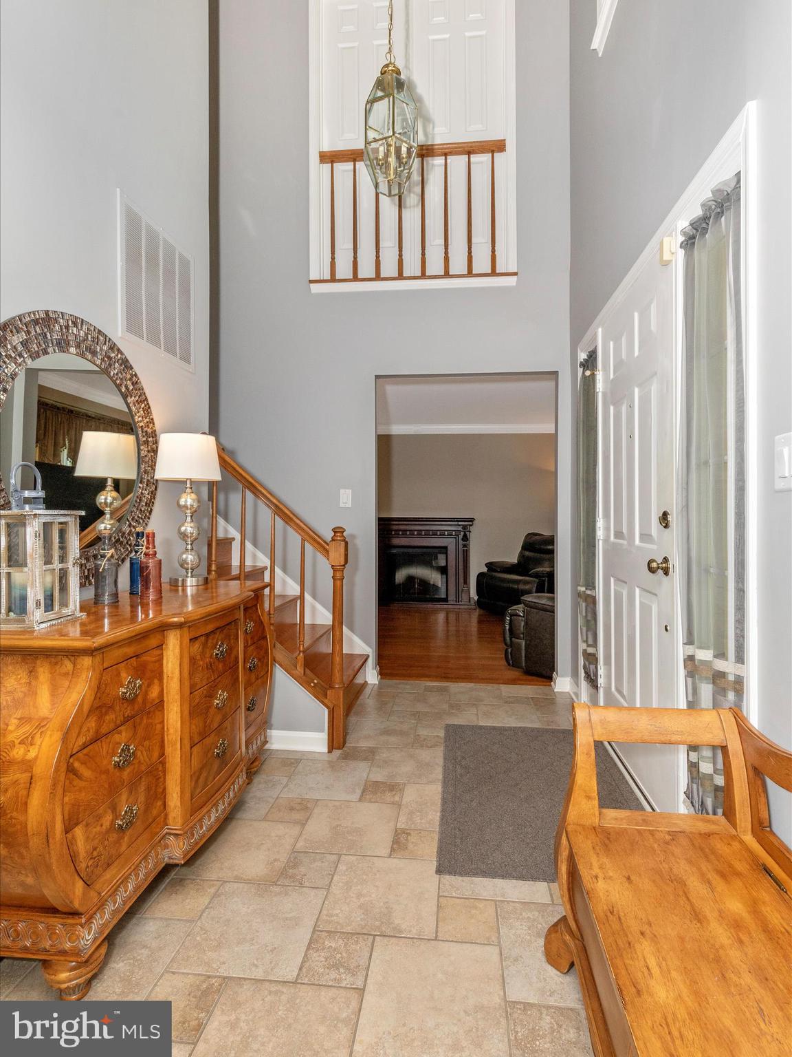 20514 Beaver Ridge Road Montgomery Village, MD 20886 - Photo 3 of 46 Foyer