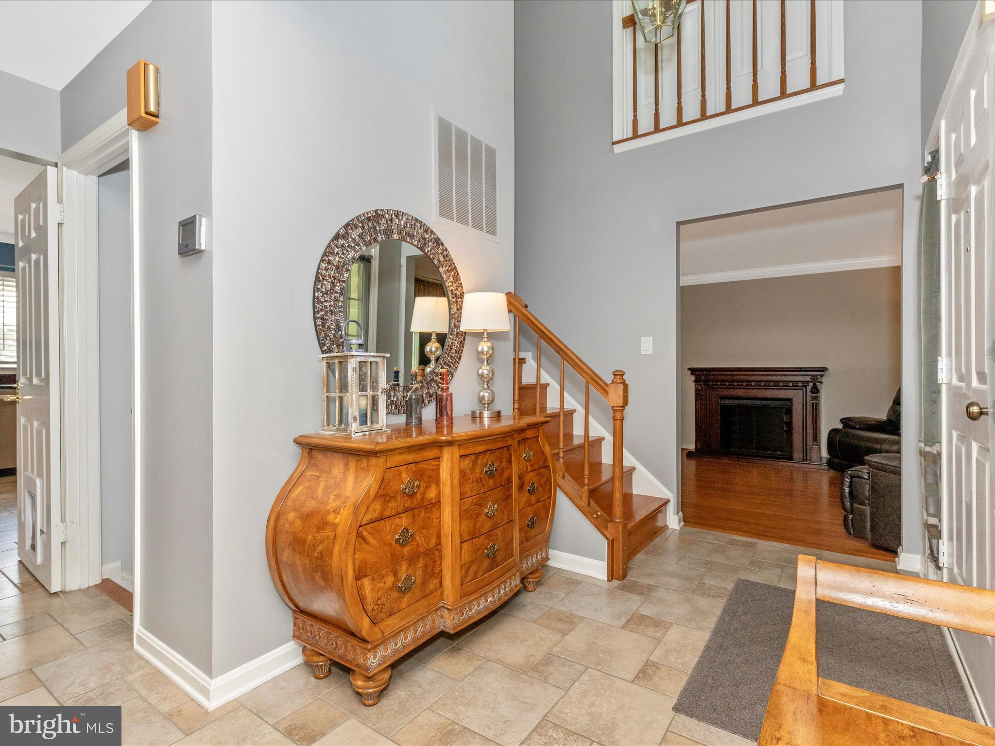 20514 Beaver Ridge Road Montgomery Village, MD 20886 - Photo 4 of 46 Foyer