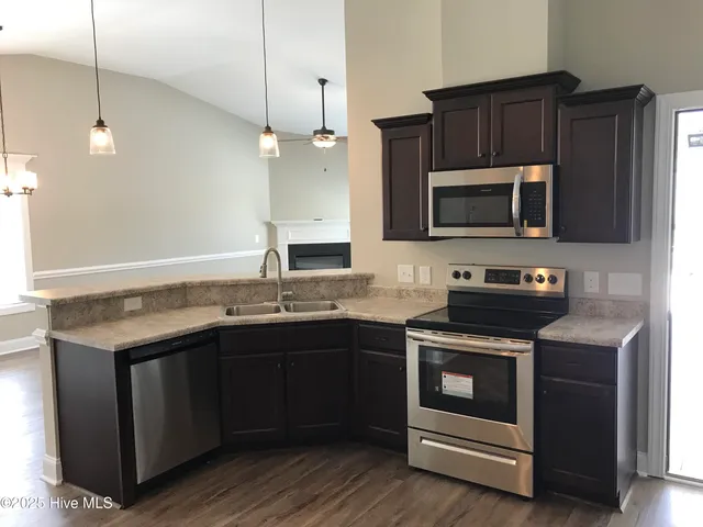 $1,625 | 2304 Sweet Bay Drive., Unit B, Greenville, NC 27834