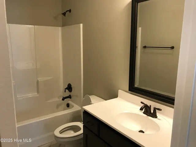 $1,625 | 2304 Sweet Bay Drive., Unit B, Greenville, NC 27834