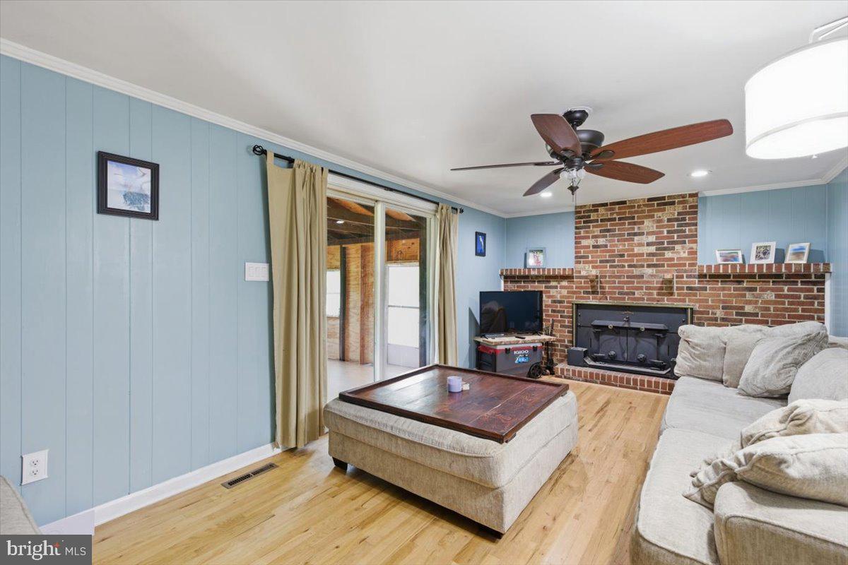 3720 Payne Road Preston, MD 21655 - Photo 15 of 42 15-Family Room