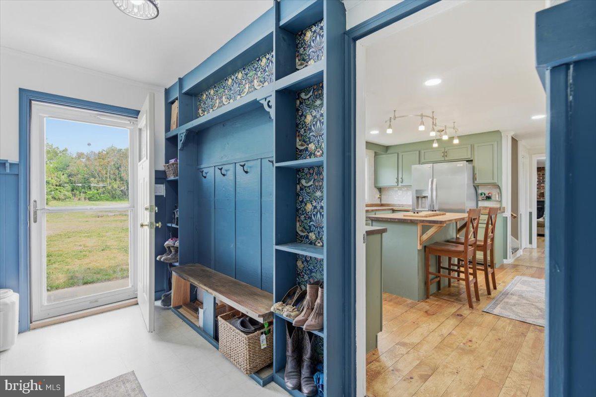 3720 Payne Road Preston, MD 21655 - Photo 2 of 42 04-Mudroom