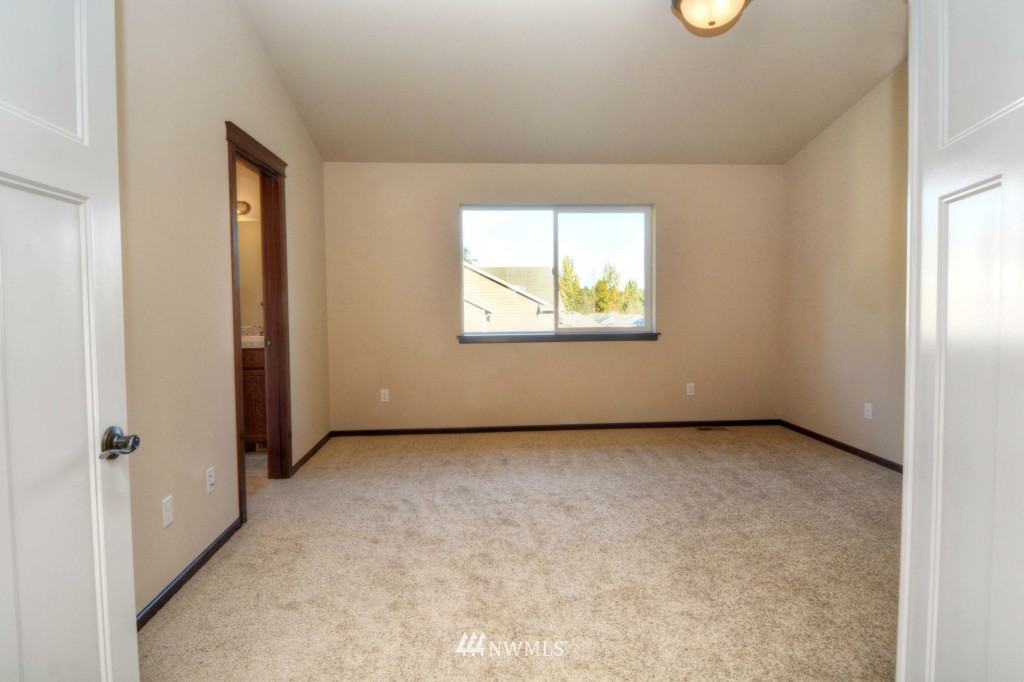 1023 Kentish Road Lynnwood, WA 98036 - Photo 14 of 25