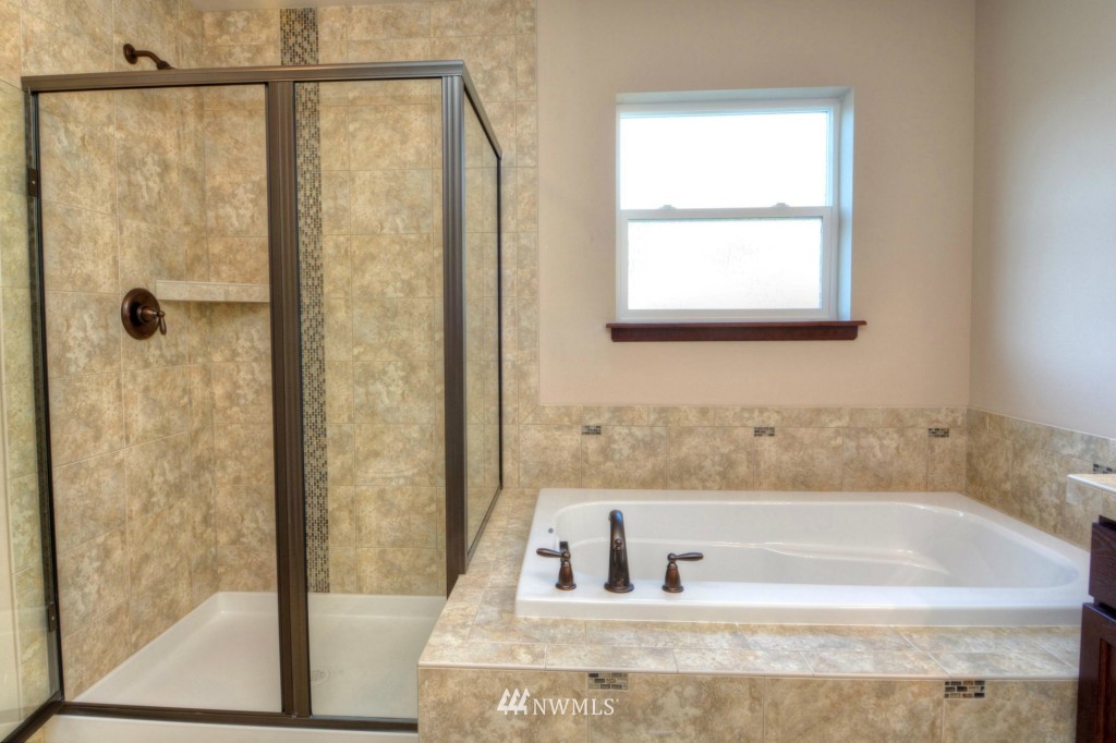 1023 Kentish Road Lynnwood, WA 98036 - Photo 18 of 25