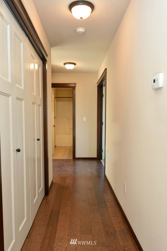 1023 Kentish Road Lynnwood, WA 98036 - Photo 9 of 25