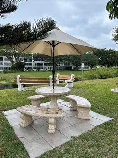 $122,000 | 285 Oakridge Q, Unit 285, Deerfield Beach, FL 33442