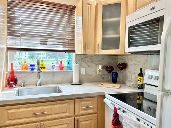 $115,000 | 285 Oakridge Q, Unit 285, Deerfield Beach, FL 33442