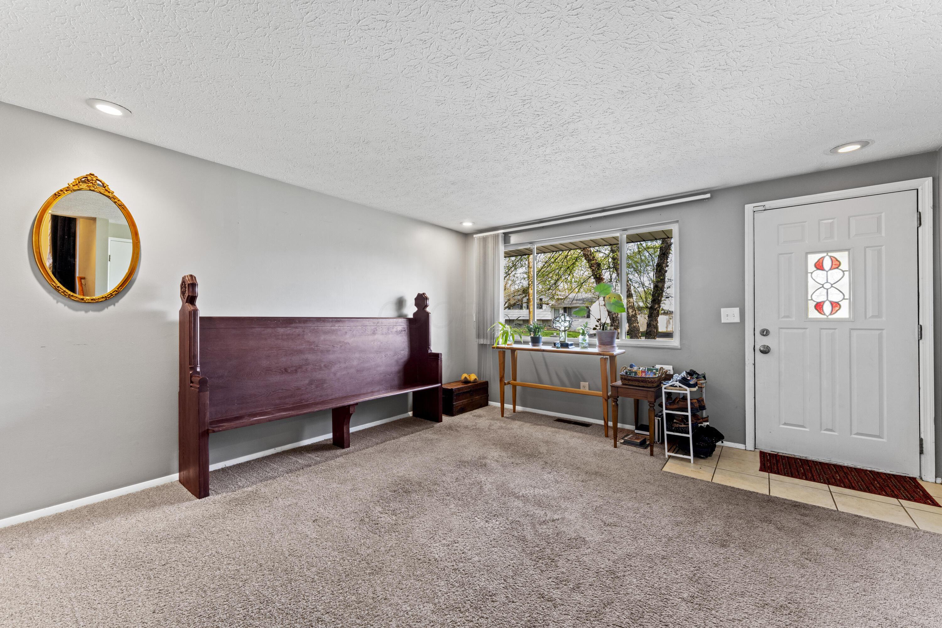 2019 Tupsfield Road Columbus, OH 43229 - Photo 3 of 41 dsc06428