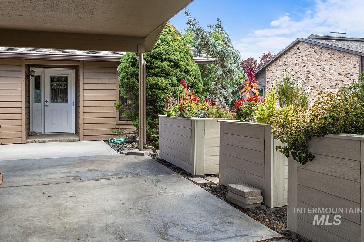 2950 South Owyhee Street, Boise, ID 83705 | Compass