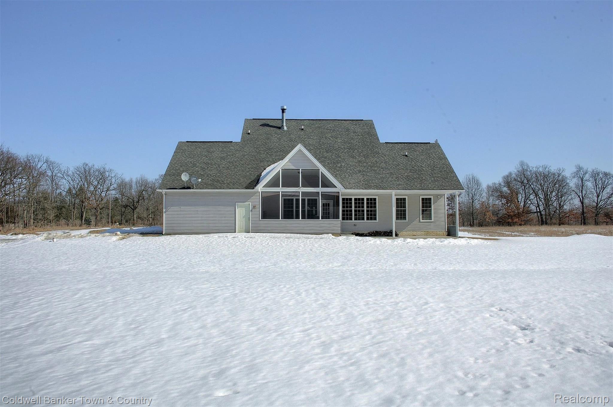 10227 White Road Linden, MI 48451 - Photo 29 of 43 Rear (5).jpg