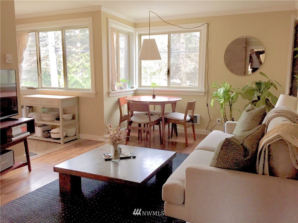 1021 North 50th Street Seattle, WA 98103 - Photo 7 of 24 Gallery Image 7