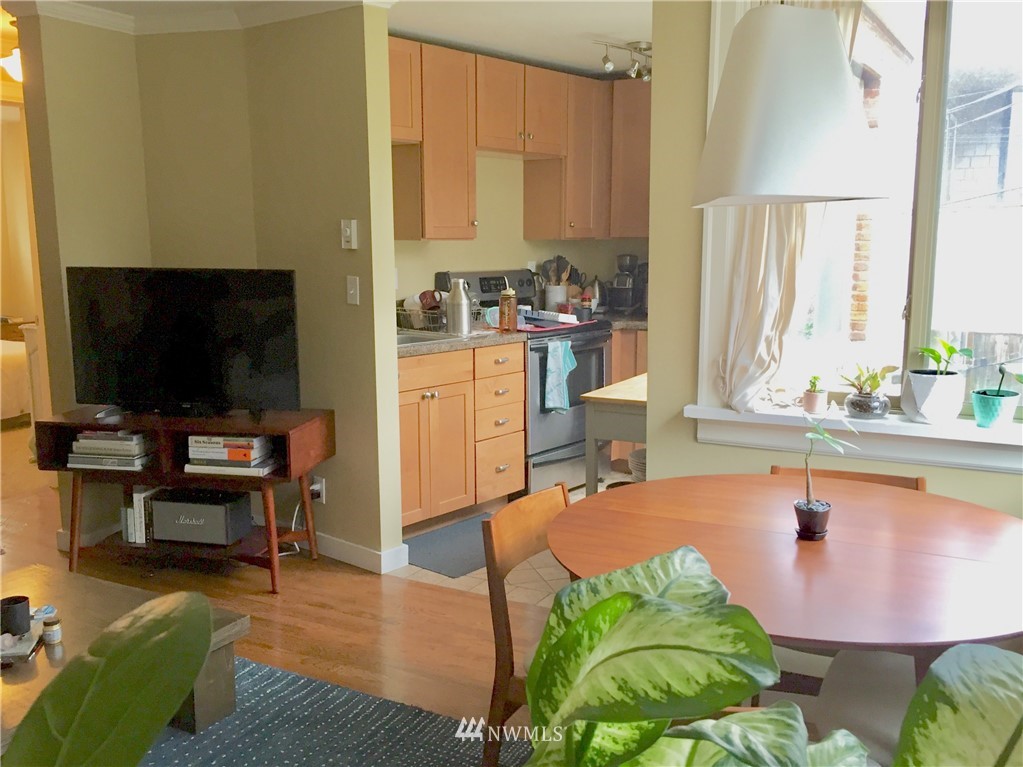 1021 North 50th Street Seattle, WA 98103 - Photo 8 of 24 Gallery Image 8