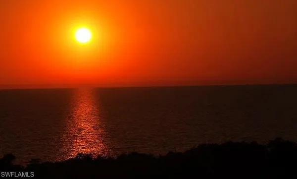 $695,000 | 17 Bluebill Avenue, Unit 803, Naples, FL 34108