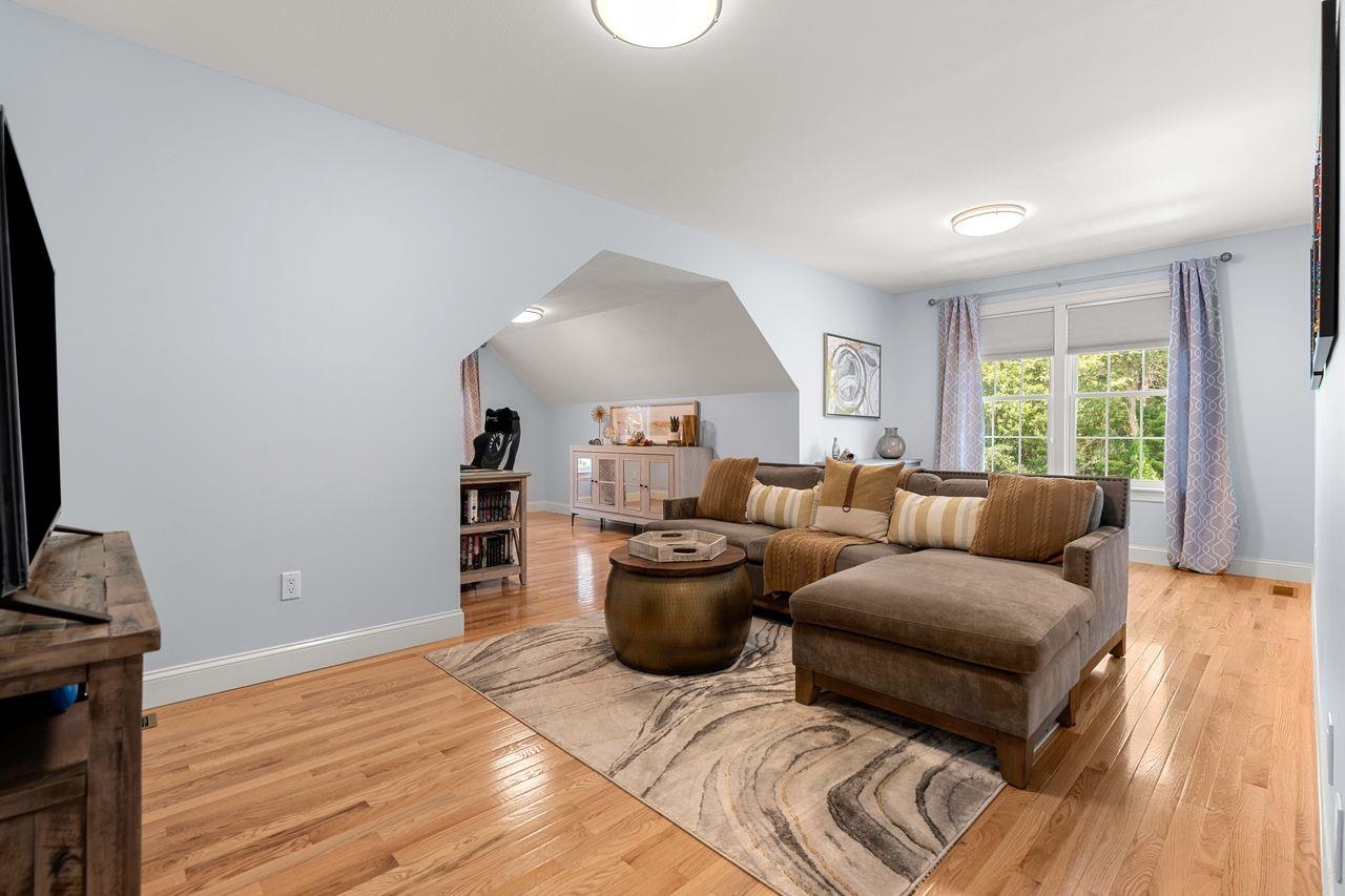 27 McAfee Farm Road Bedford, NH 03110 - Photo 25 of 53