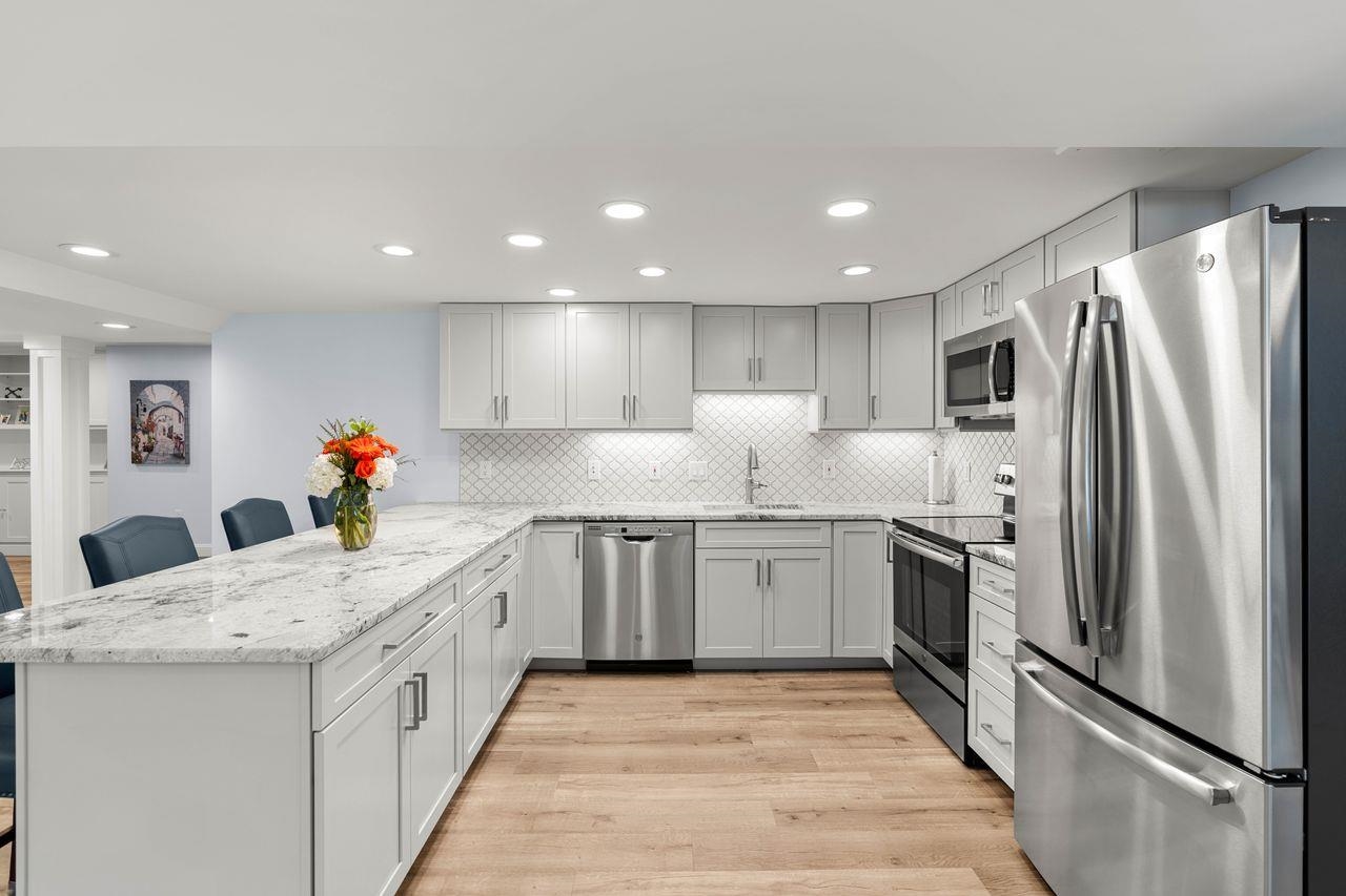 27 McAfee Farm Road Bedford, NH 03110 - Photo 37 of 53