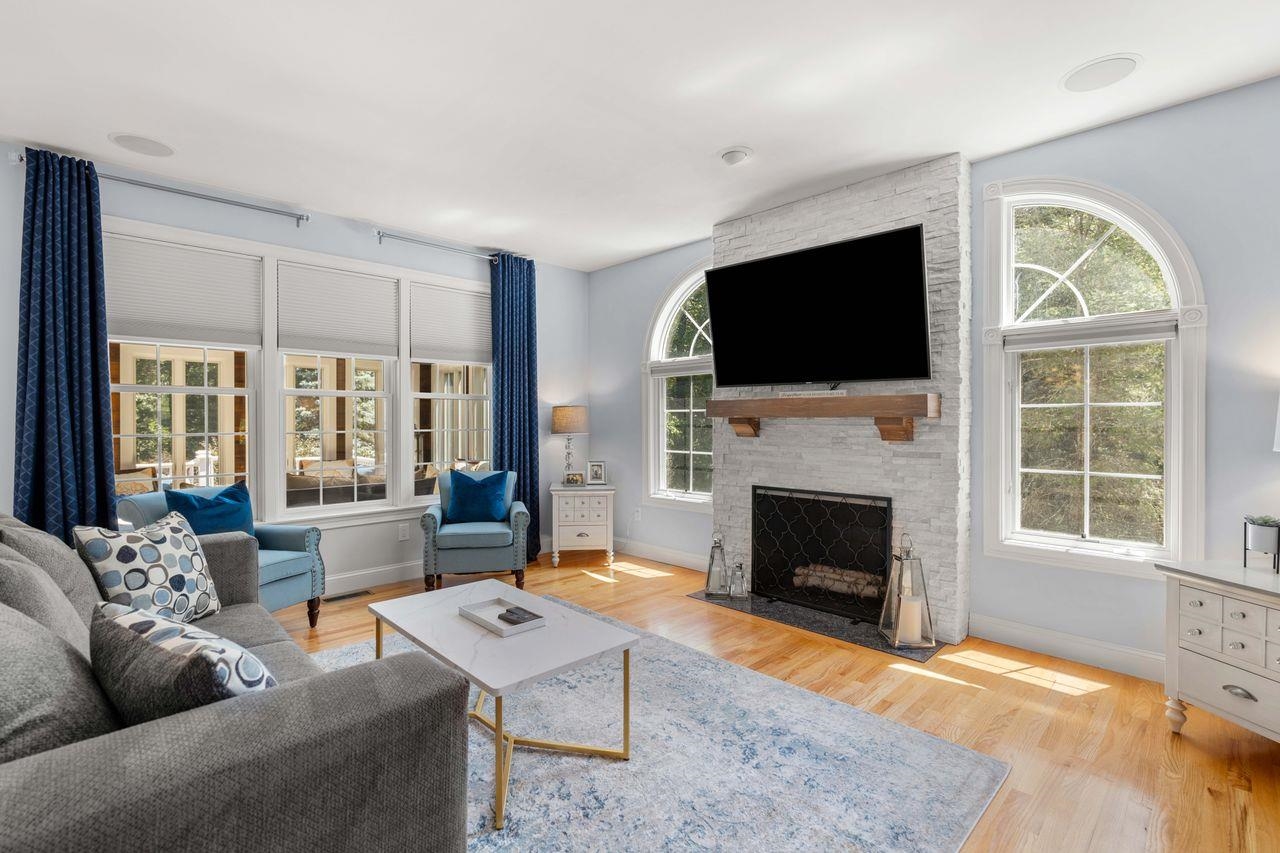 27 McAfee Farm Road Bedford, NH 03110 - Photo 9 of 53