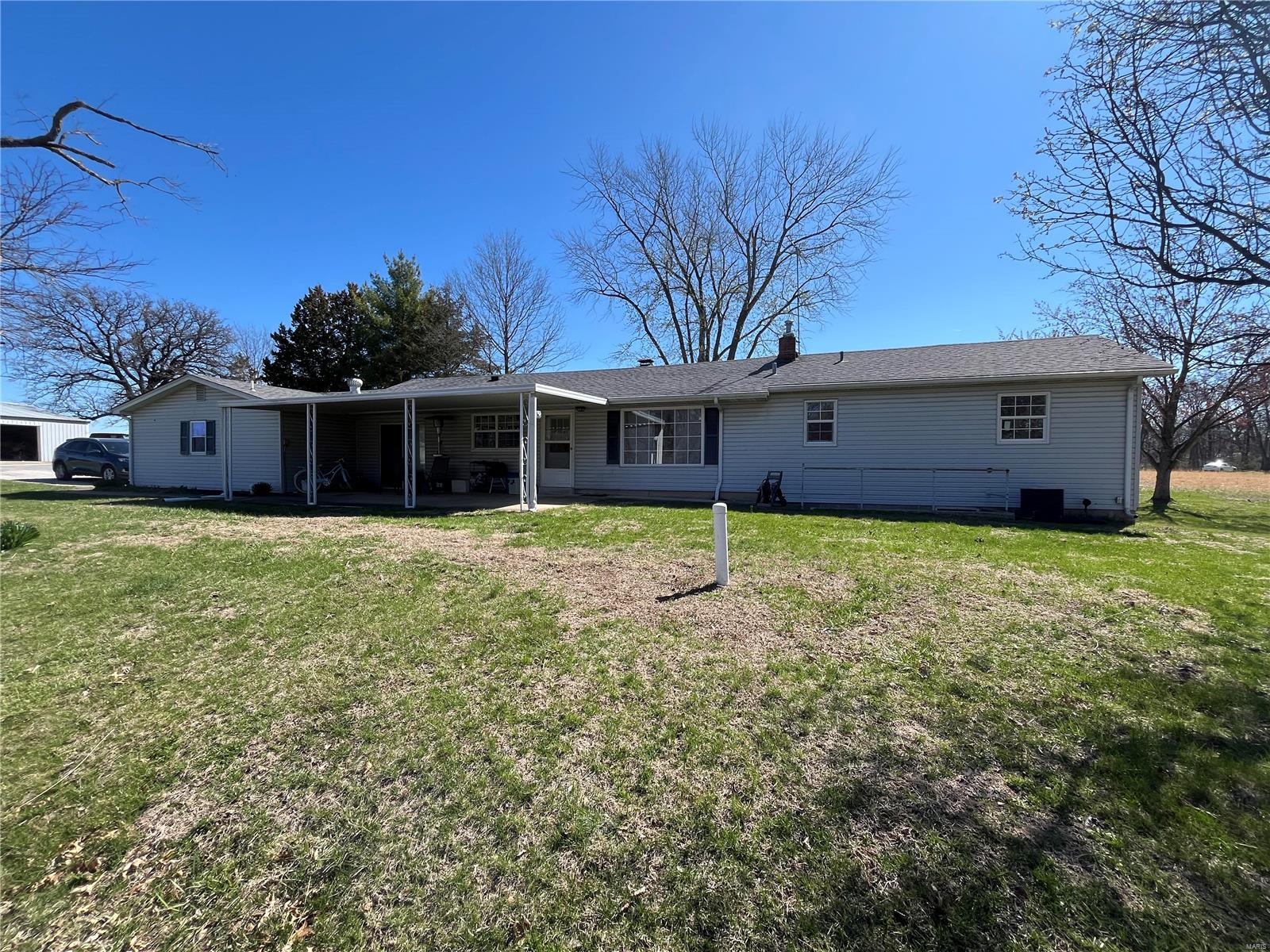 7 West Loop Road Winfield, MO 63389 - Photo 17 of 26