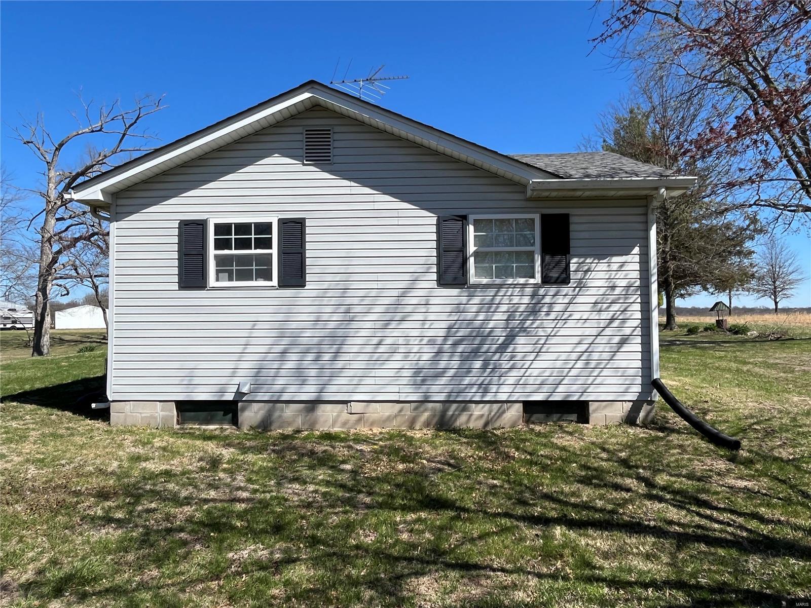 7 West Loop Road Winfield, MO 63389 - Photo 20 of 26
