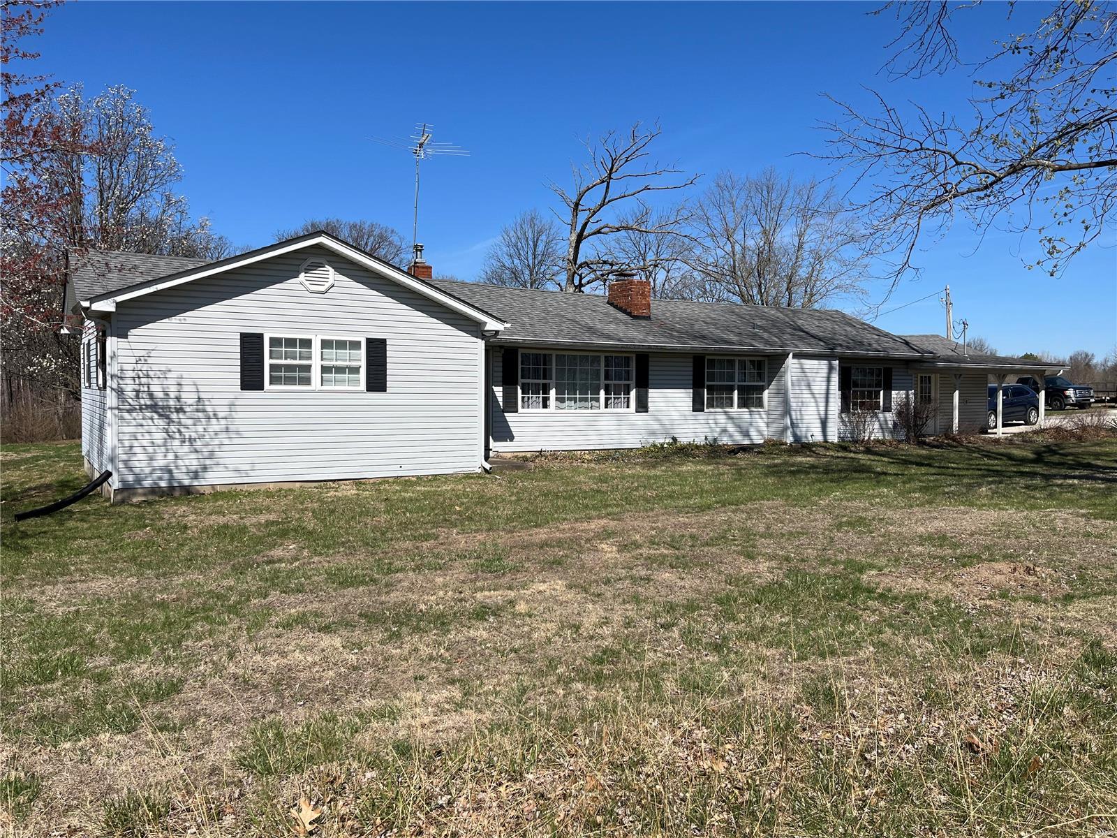 7 West Loop Road Winfield, MO 63389 - Photo 22 of 26