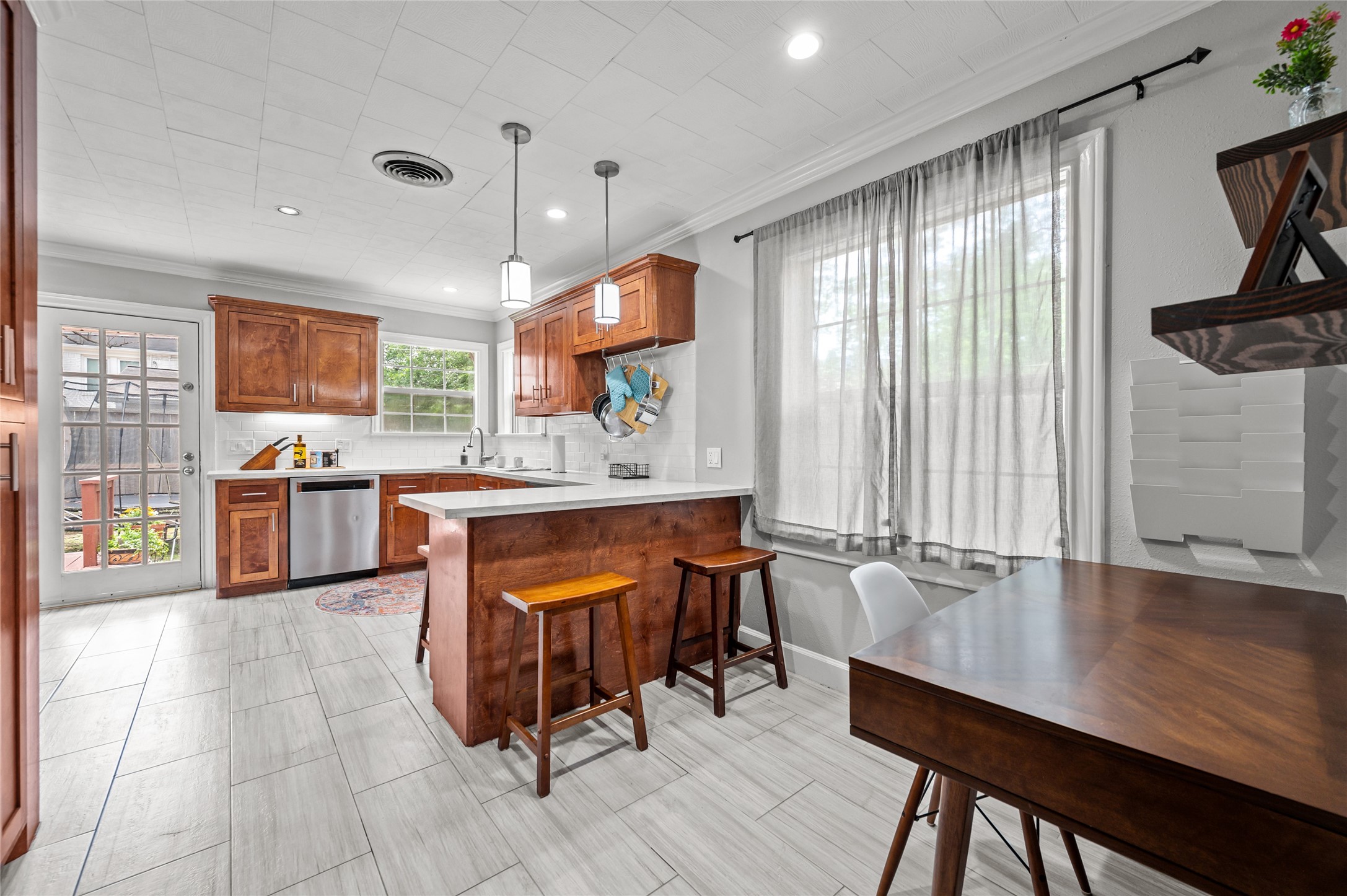 2311 Addison Road Houston, TX 77030 - Photo 35 of 44