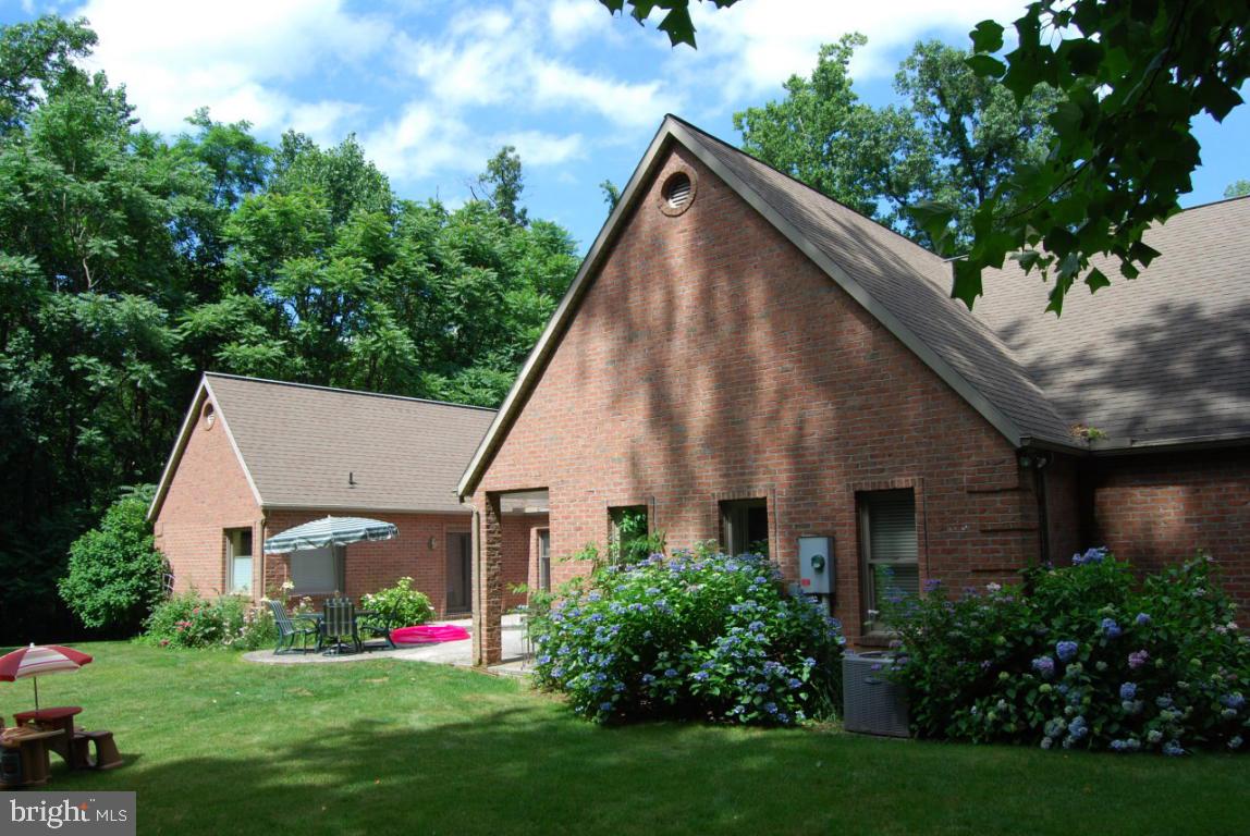 316 Ridge Avenue Ephrata, PA 17522 - Photo 3 of 16 Gallery Image 3
