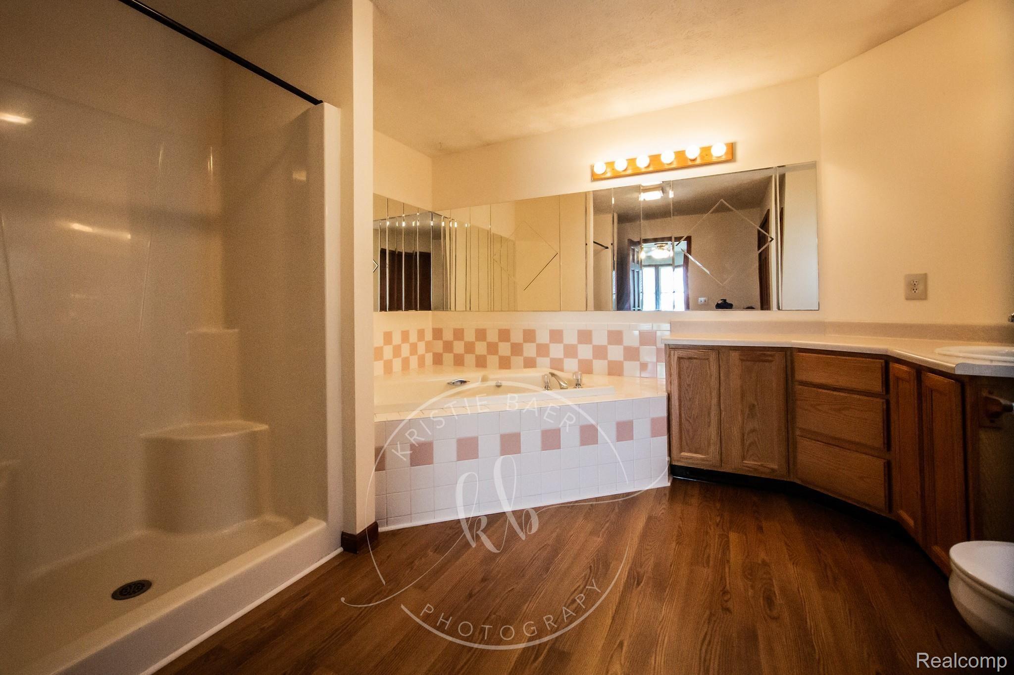 2609 Maple Grove Road Deckerville, MI 48427 - Photo 21 of 31 Master Bath 5.jpg