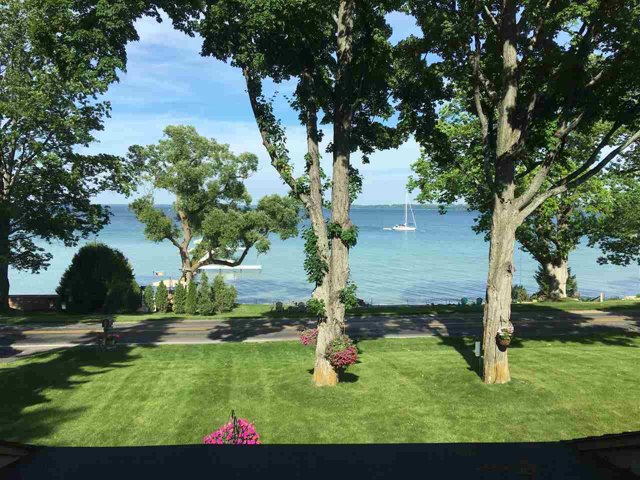 8179 East Shore Road Traverse City, MI 49686 - Photo 62 of 76 1872313-61.JPG