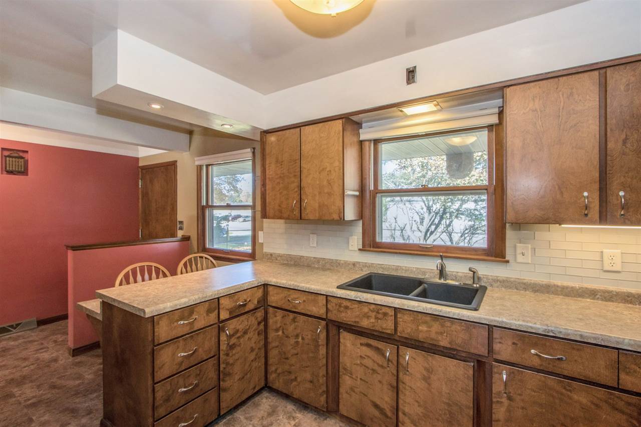 4729 Mt Vernon Road Southeast Cedar Rapids, IA 52403 - Photo 7 of 28 Gallery Image 7