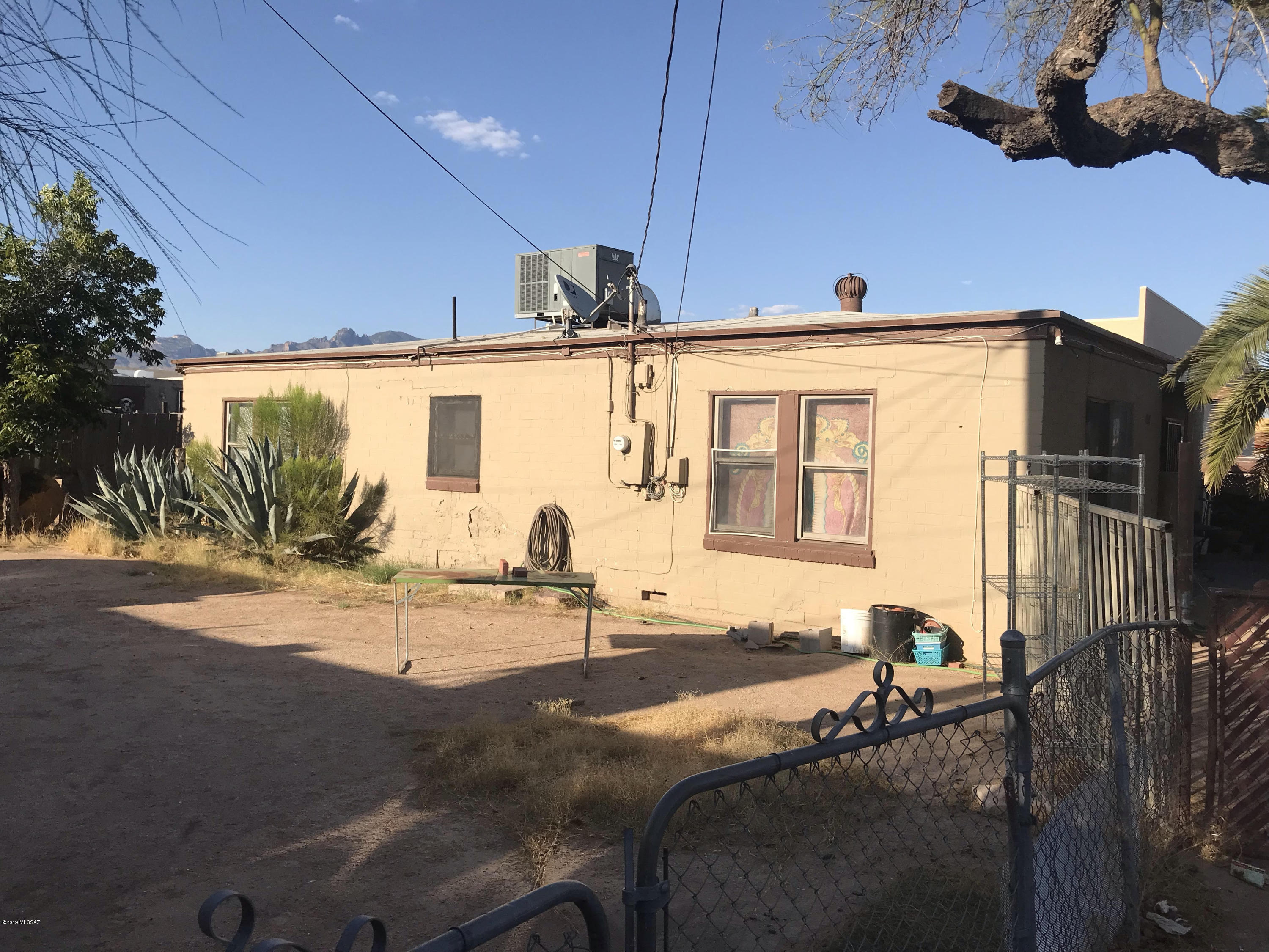 450 West Thurber Road Tucson, AZ 85705 - Photo 2 of 15
