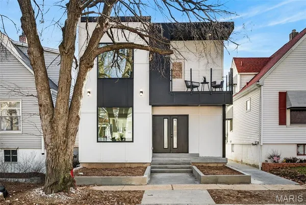 $489,000 | 4140 Burgen Avenue, St. Louis, MO 63116