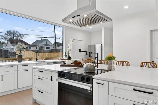 $489,000 | 4140 Burgen Avenue, St. Louis, MO 63116