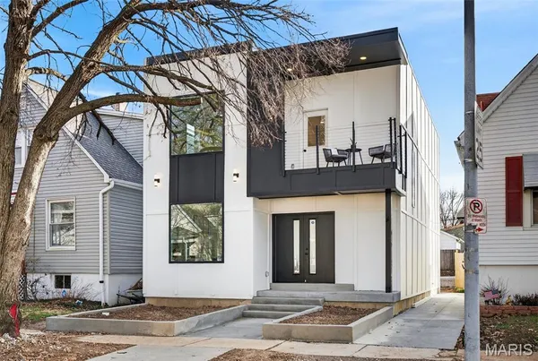 $489,000 | 4140 Burgen Avenue, St. Louis, MO 63116